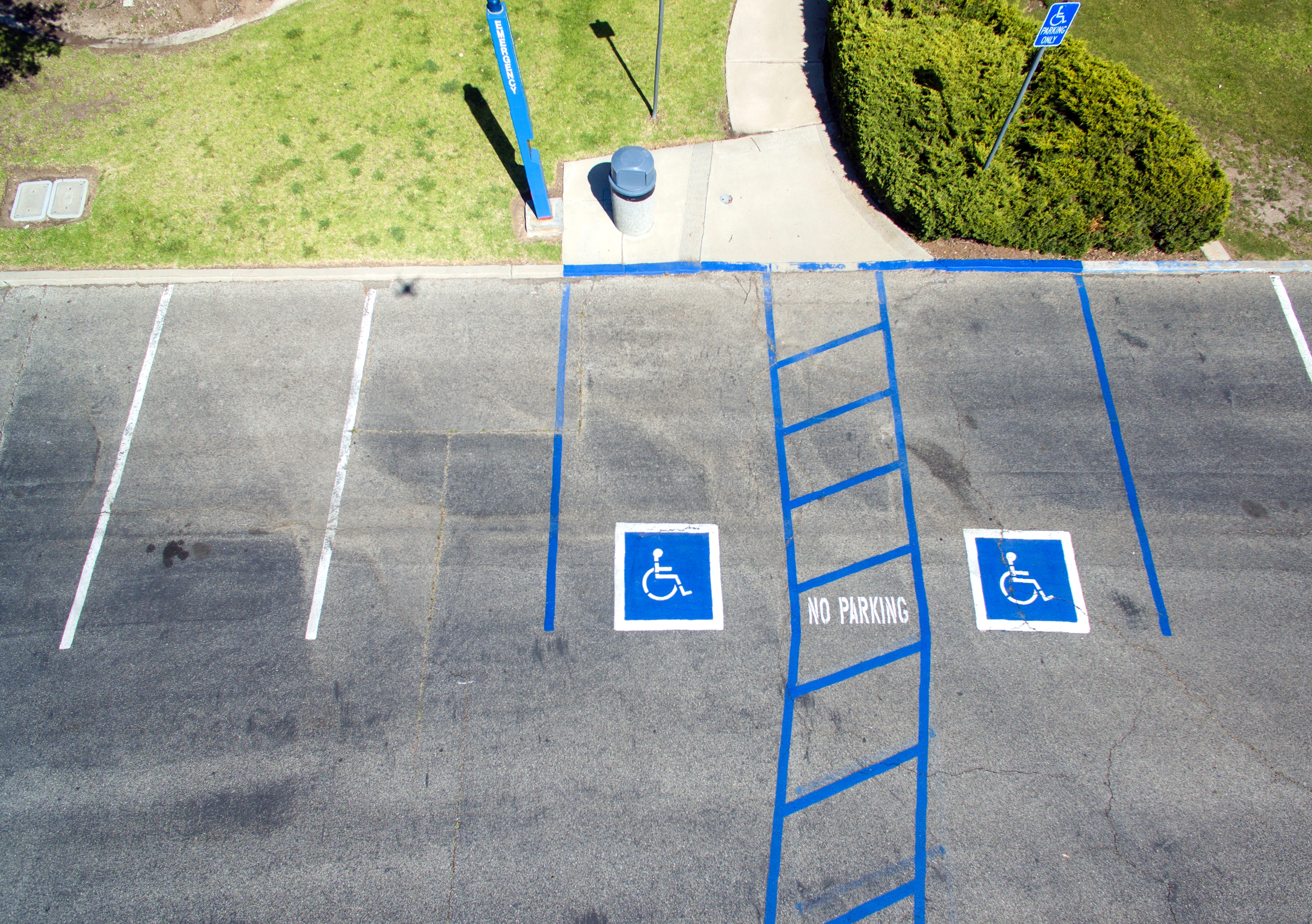 handicap-parking-sign-handicapped-sign-large-12x18-3m-reflective-egp